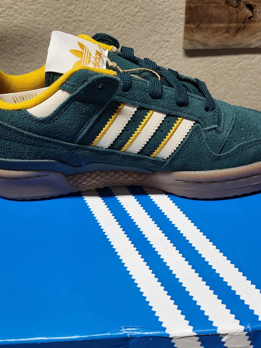 *NEW* Adidas Forum Cl Low Aurora Ivy/Wonder White/Yellow Size Men’s 5 Women's 6